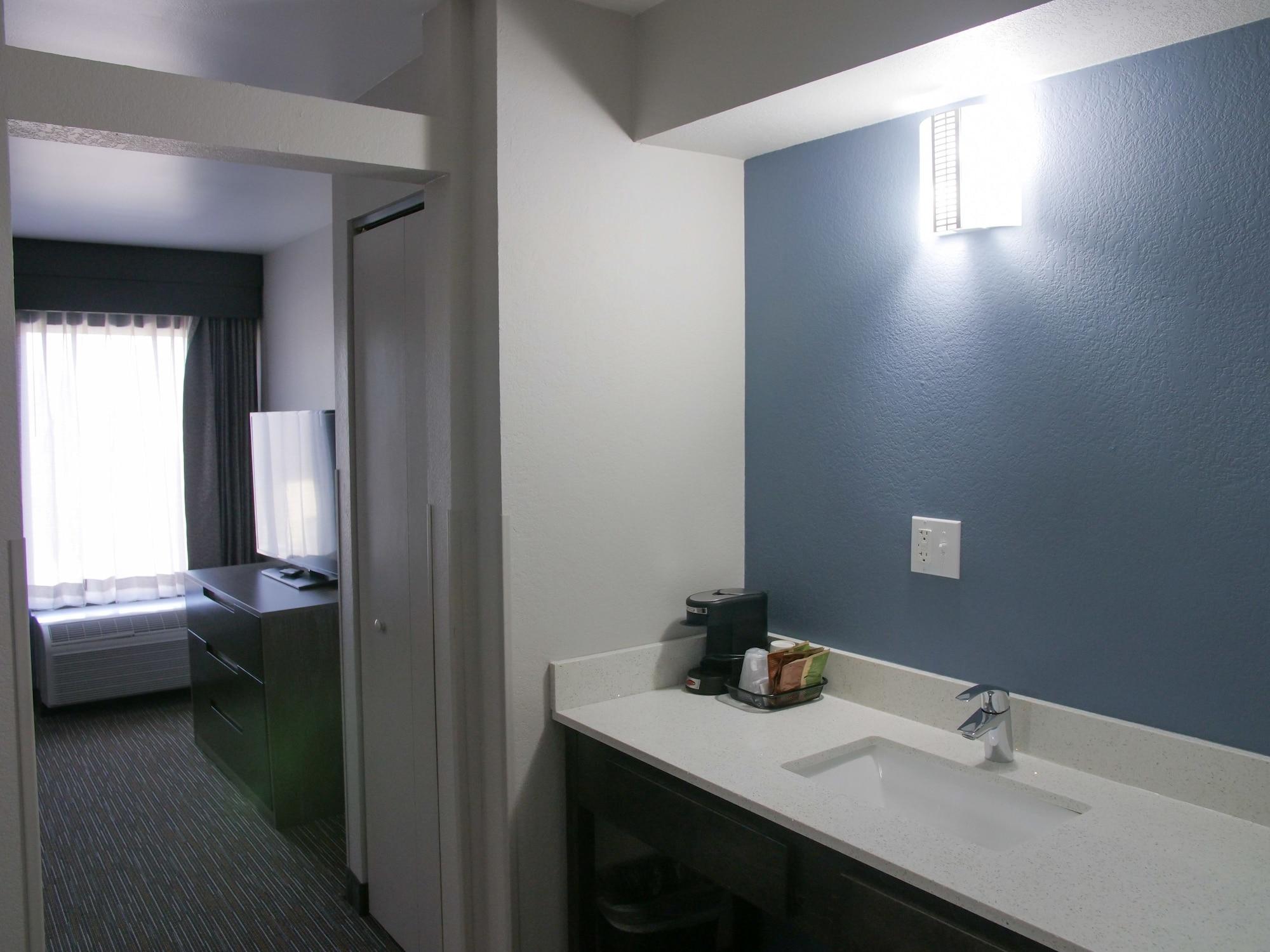 Hotel Wingate By Wyndham Airport Expo Center