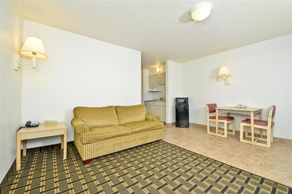 Hotel Wingate By Wyndham Airport Expo Center 3*
