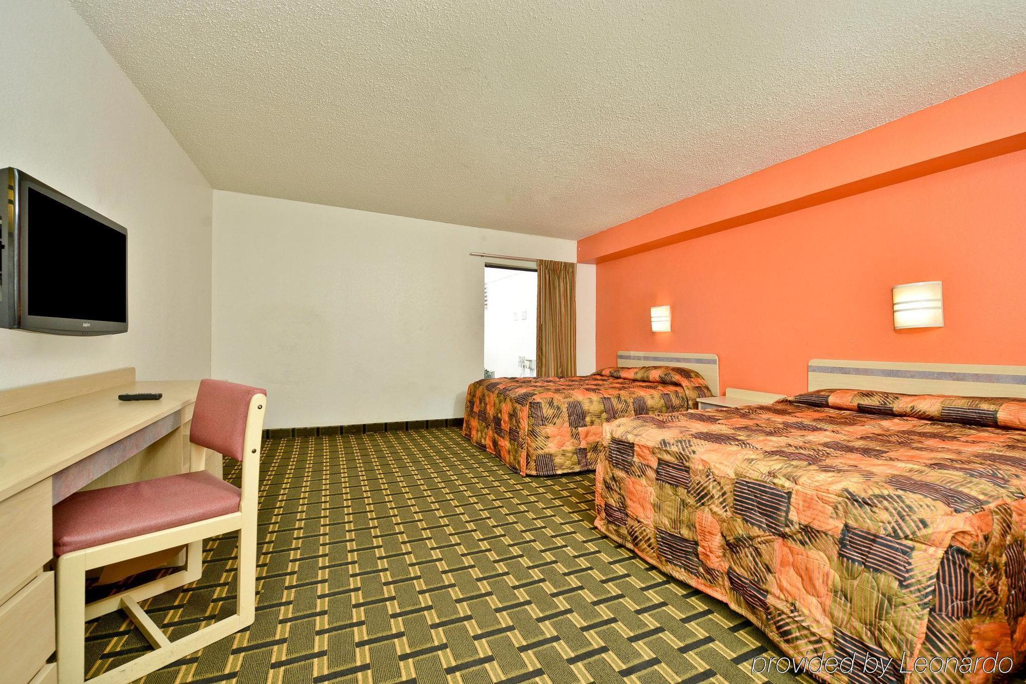 Hotel Wingate By Wyndham Airport Expo Center 3*