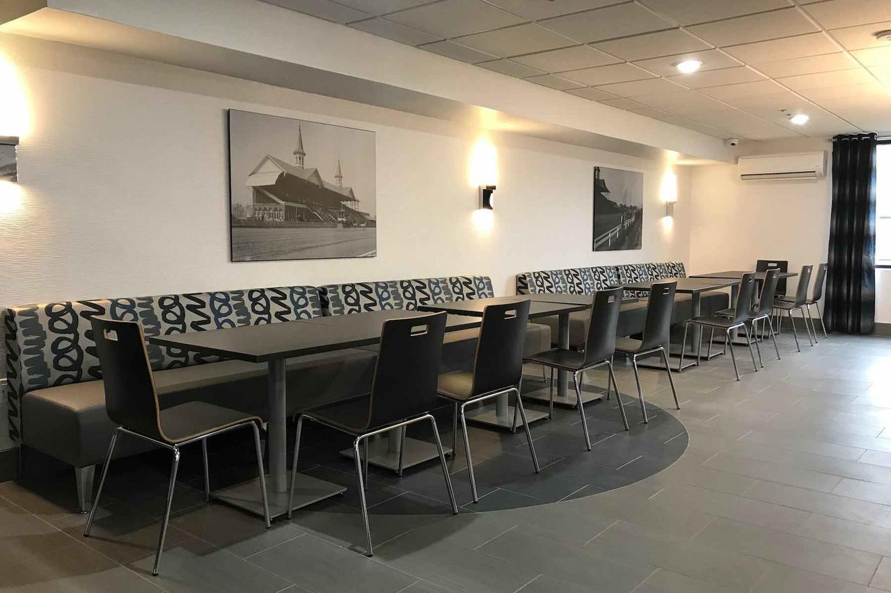 Wingate By Wyndham Airport Expo Center Hotel 3*