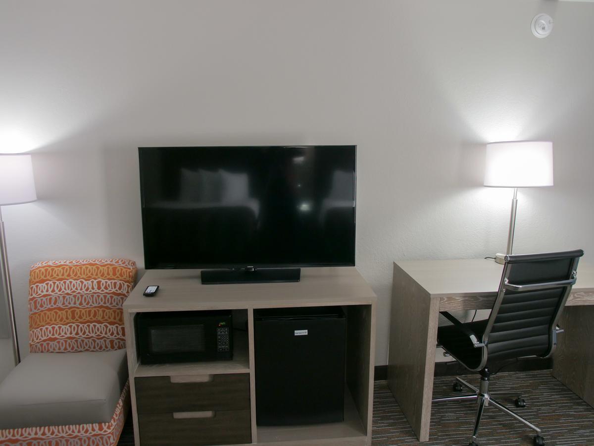 Wingate By Wyndham Airport Expo Center 3*