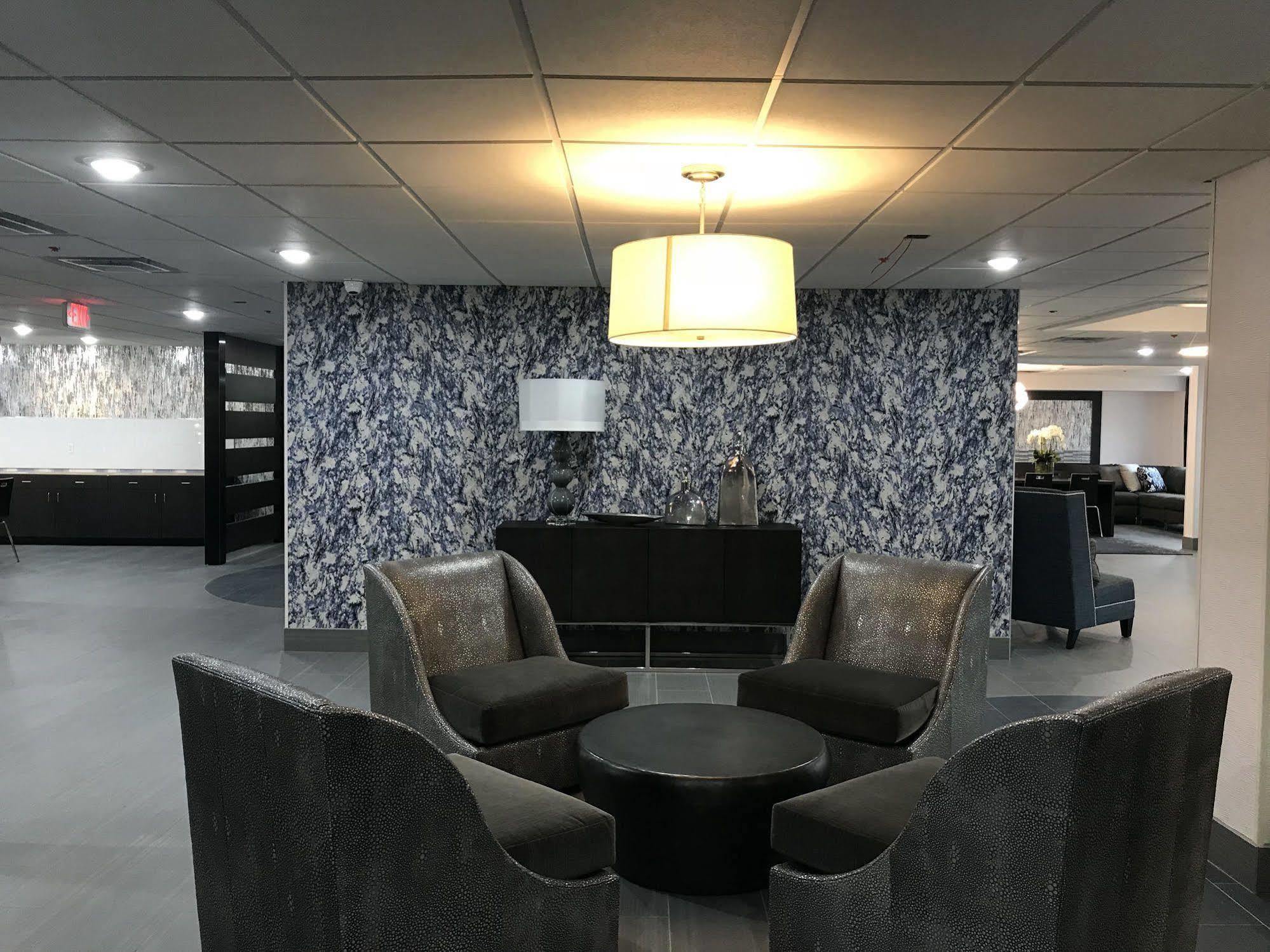 Wingate By Wyndham Airport Expo Center