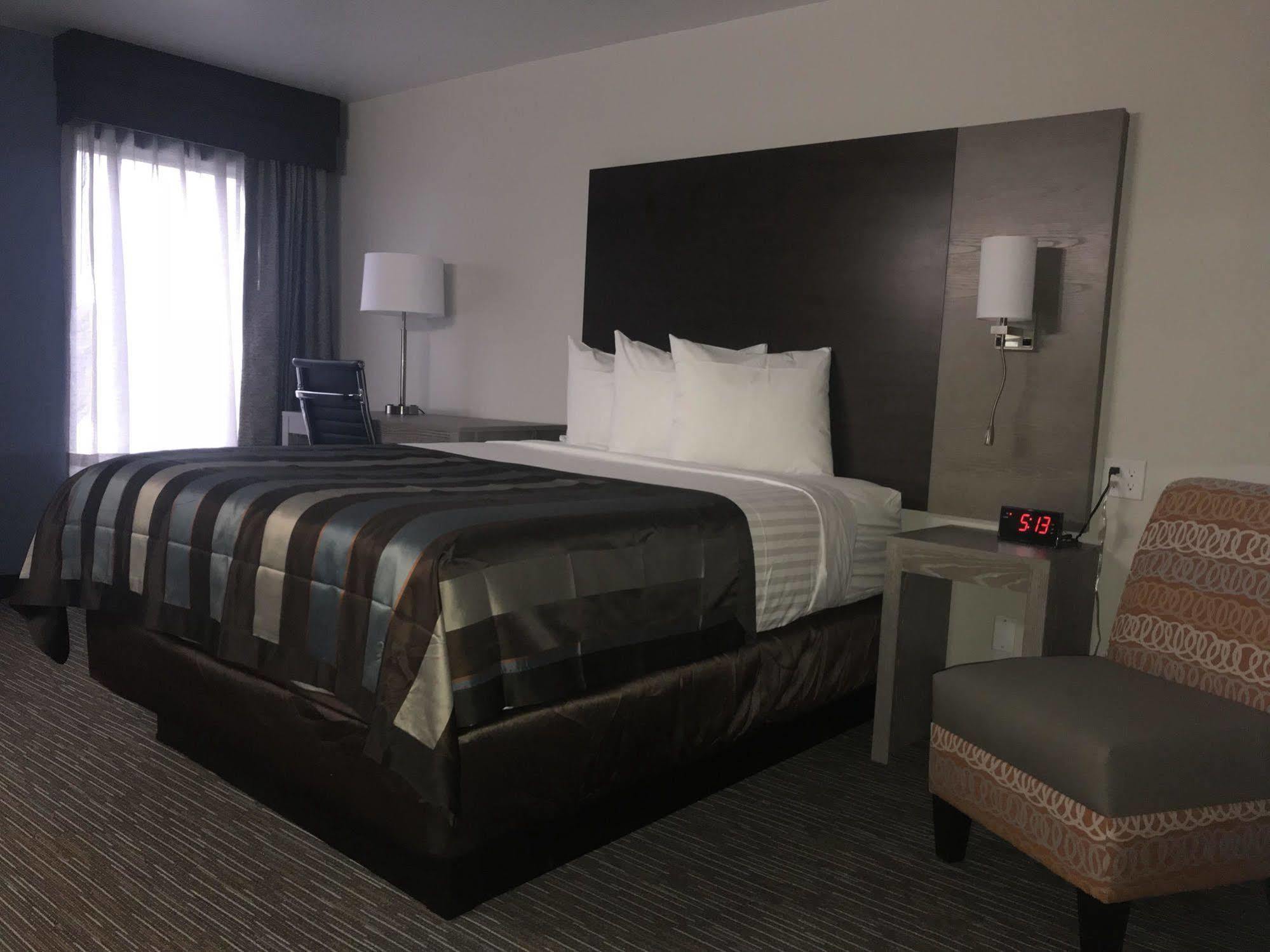 Wingate By Wyndham Airport Expo Center 3*